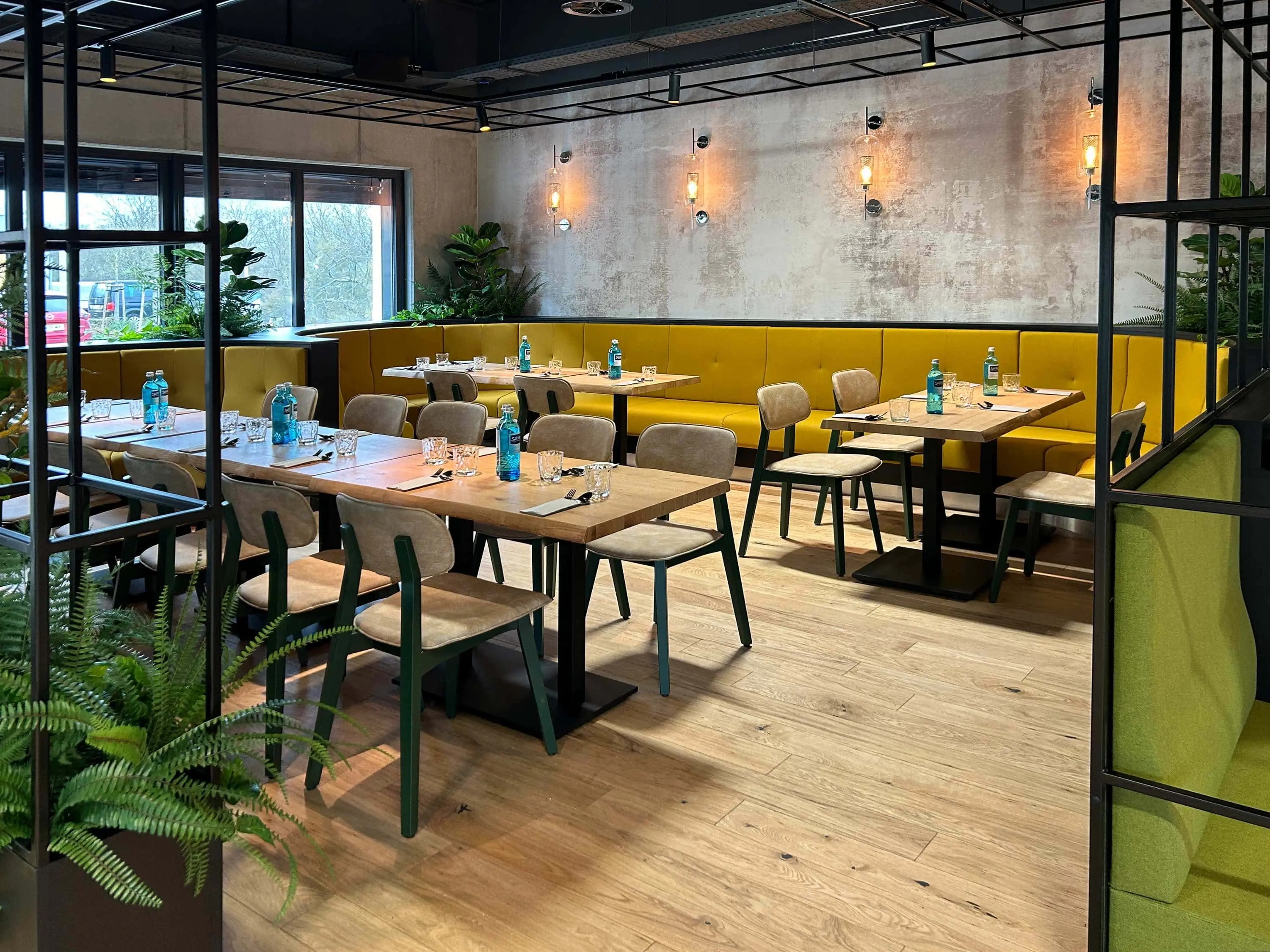 Restaurant-Elbebruecke Gastraum