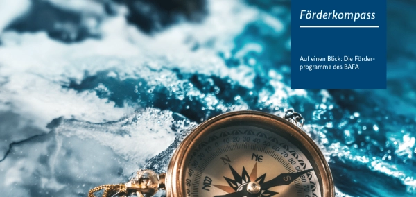 Kompass der über fließendem Wasser liegt und einer Headline Förderkompass