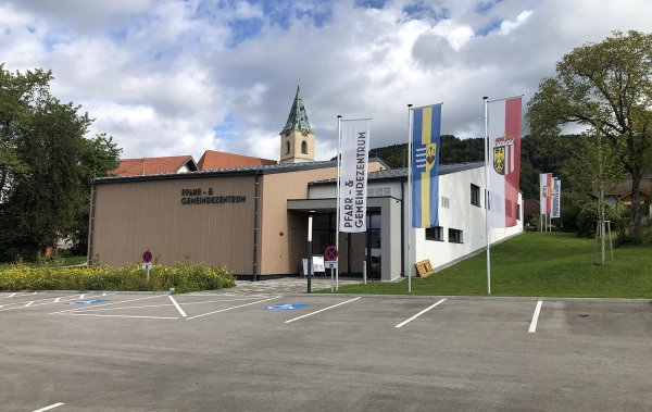 Pfarr- und Gemeindezentrum Weyregg
